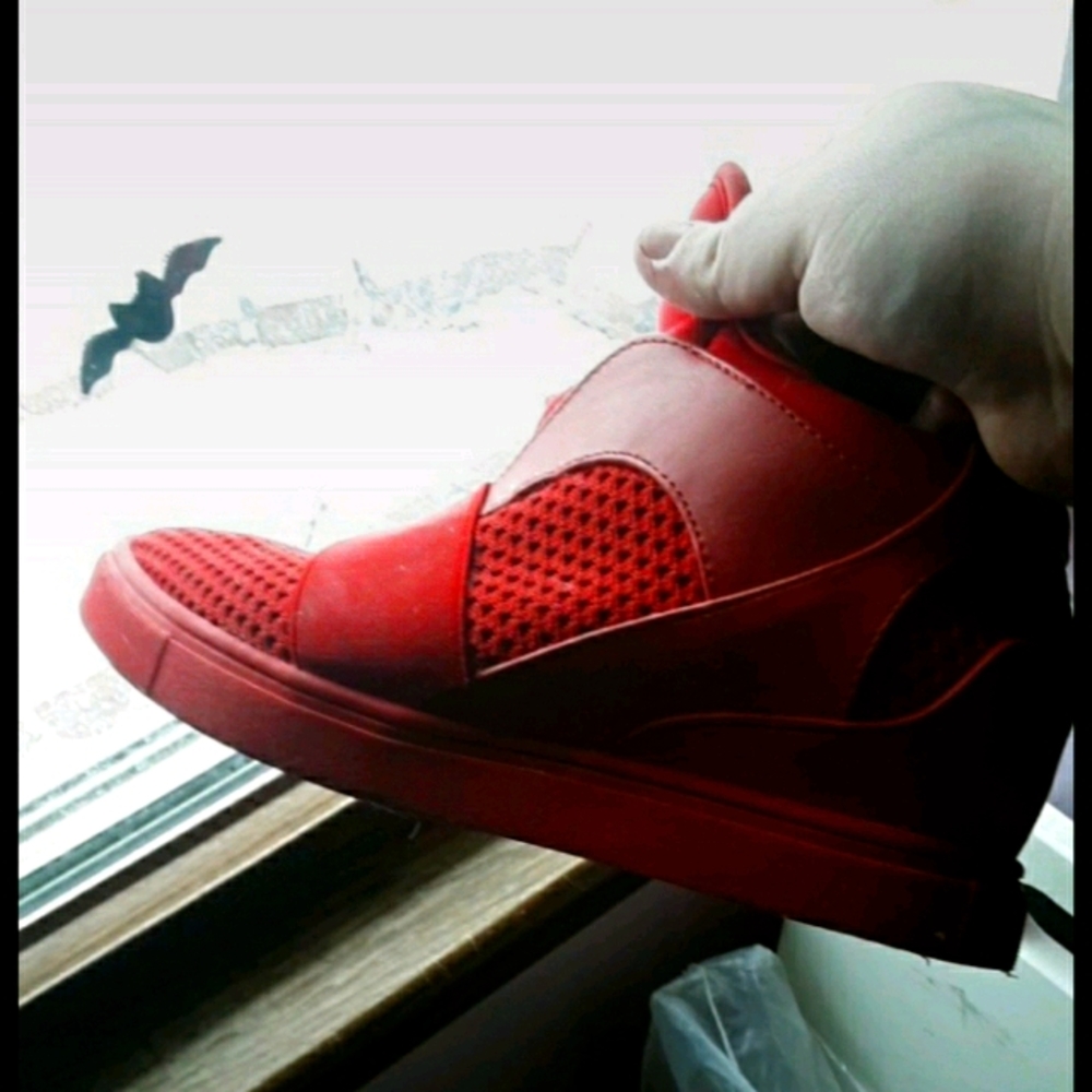 Steve madden red sneakers